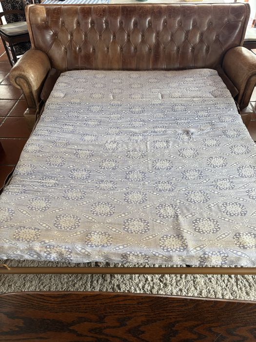 Sofás vintage em pele verdadeira