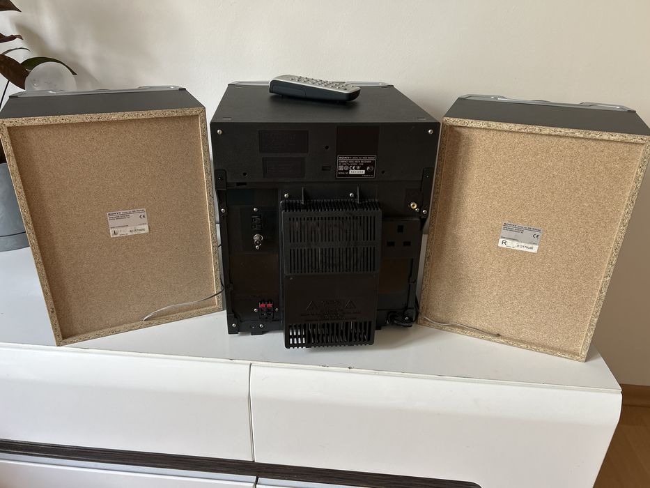Sony mini wieża stereo + 2 głośniki – mocny dźwięk, klasyczny design MHC RG222 mini Hi-Fi component system