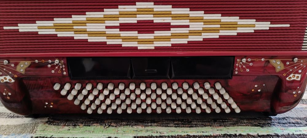 Acordeão Profissional - Dino Baffetti. Som Perfeito, condição ótima.64584338377731122