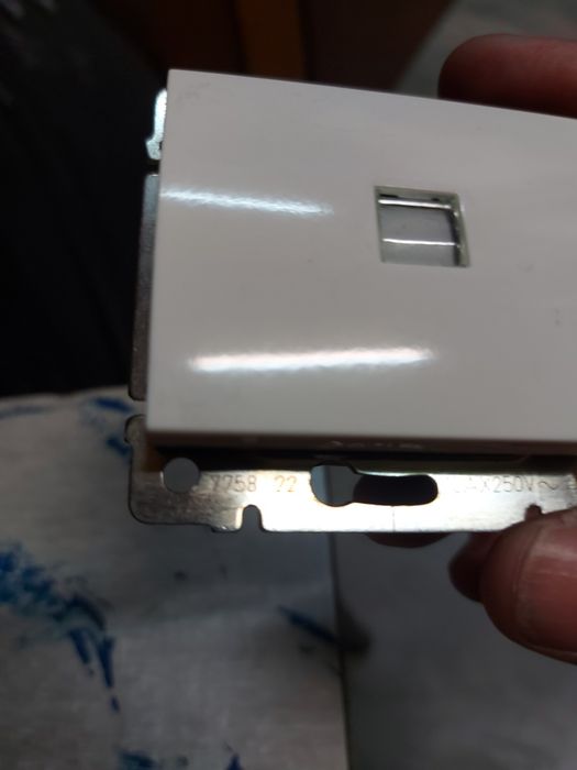 Botões legrand galea