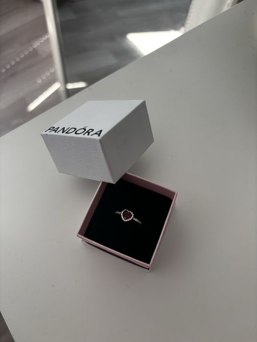 Pierscionek pandora 52