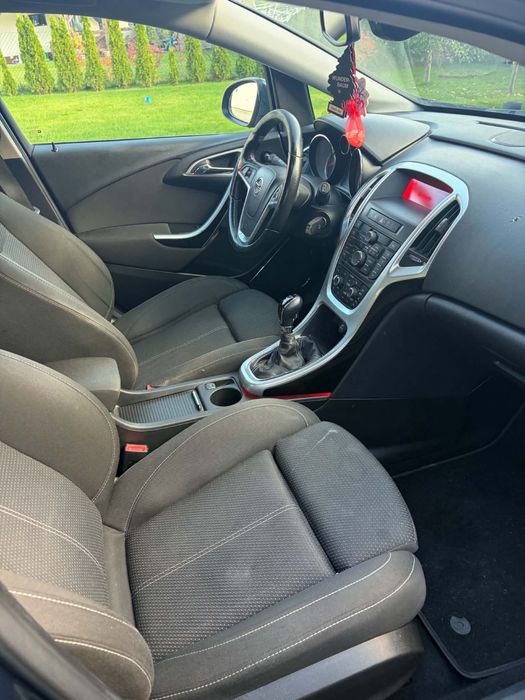 Opel astra J 1.4 T 2011 rok