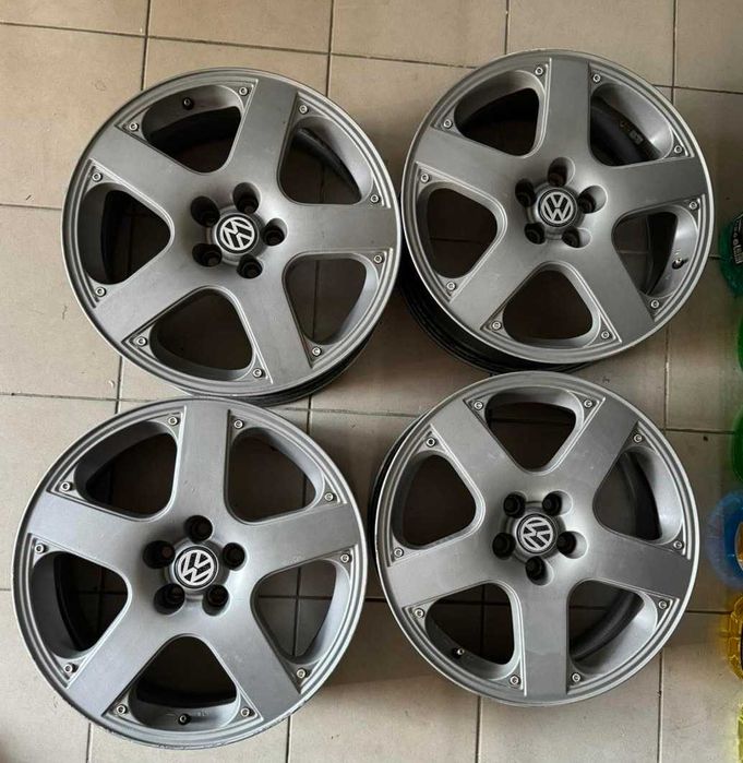 Продам титанові диски R17 5*100 7J ET38 DIA57.1