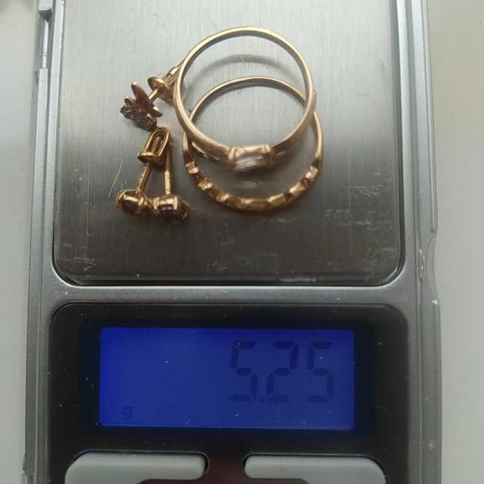 Продам набір золотих виробів та срібла