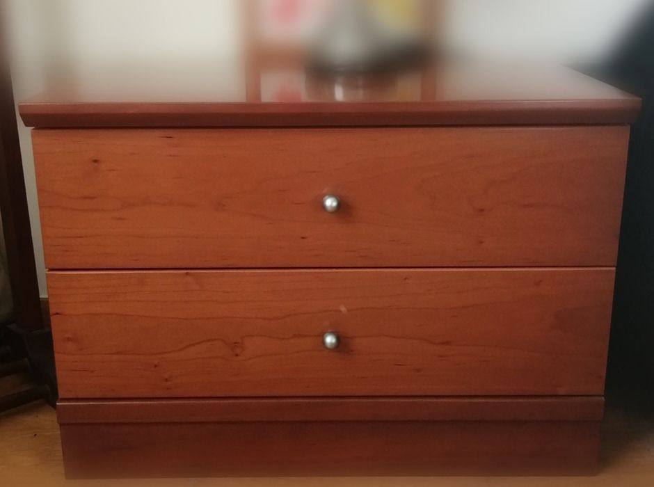Conjunto cómoda + 2 mesas de cabeceira cerejeira