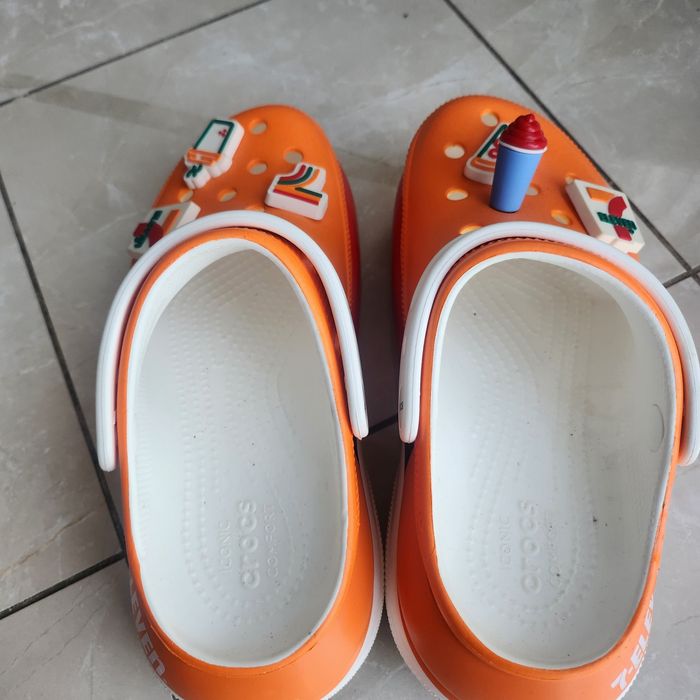 Продам crocs. M5W7.