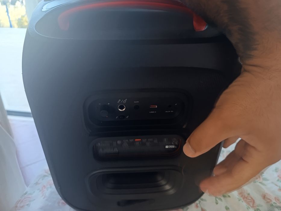 JBL Party Box 2 .