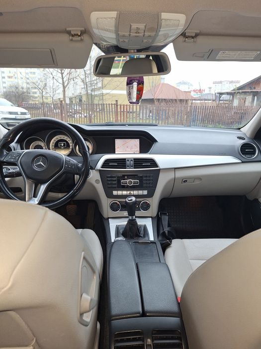 Продам мерседес204