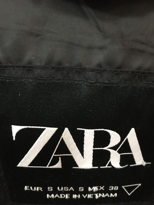 Зимова куртка Zara