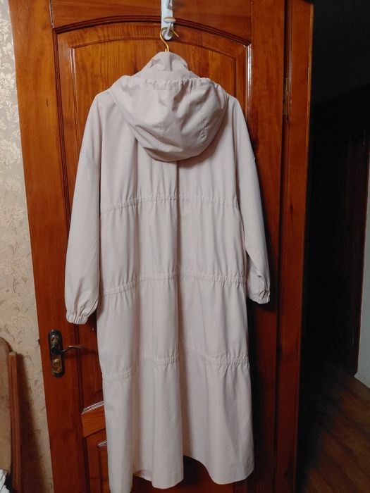 Дощовик, плащ-сукня бежового кольору reserved, розмір l-xxl, стан нової речі