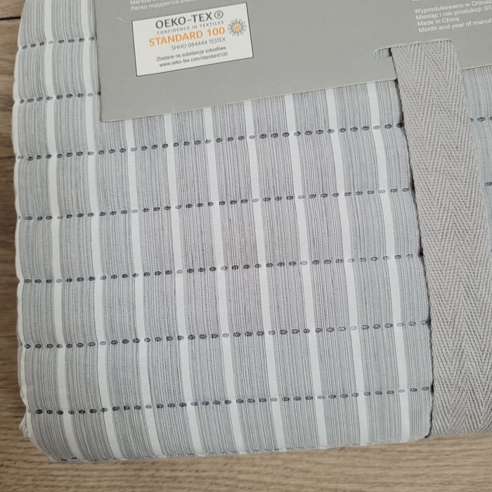 Szara narzuta na łóżko 200x220 nowa na prezent