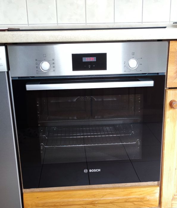 Piekarnik elektryczny Bosch.