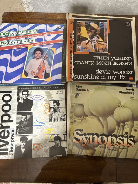 Платівки elvis presley, queen та інші