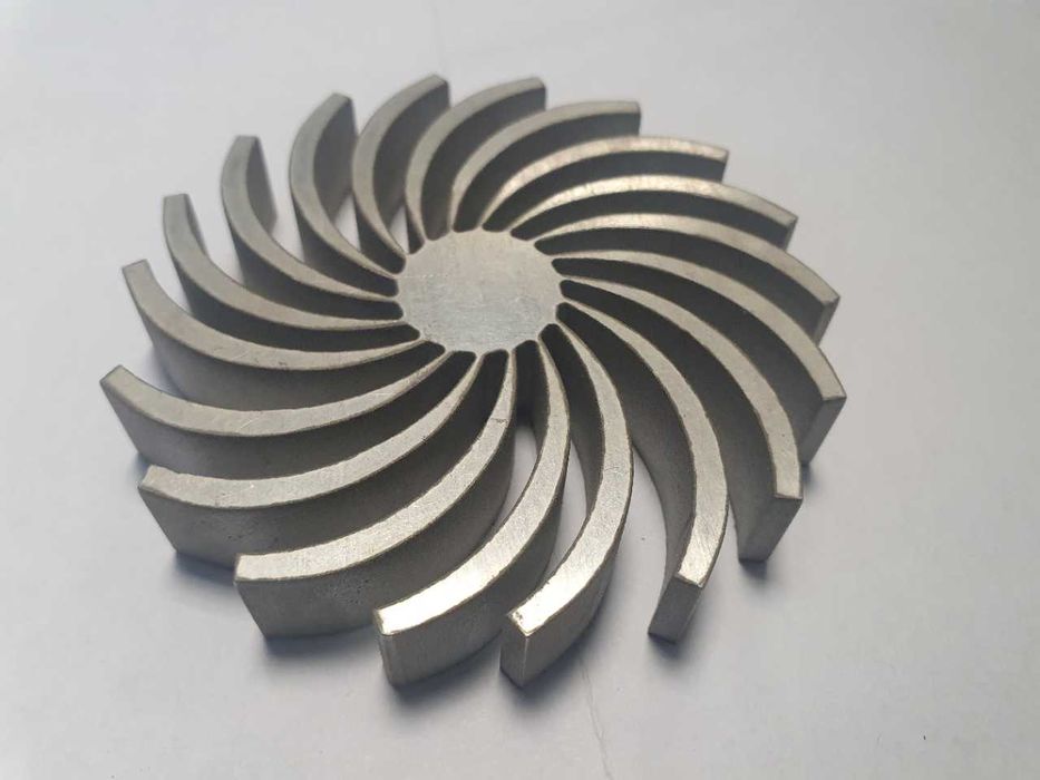 Cięcie wodą stali, szkła, kamienia, gumy. Gięcie blach