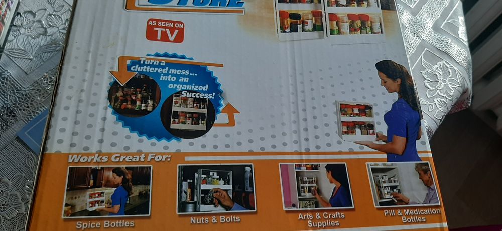 Półki na puszki i przyprawy