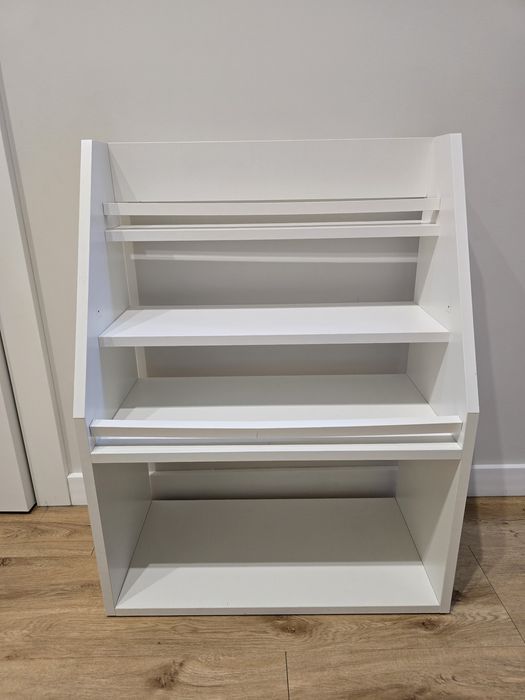 Drewniana biblioteczka / szafka