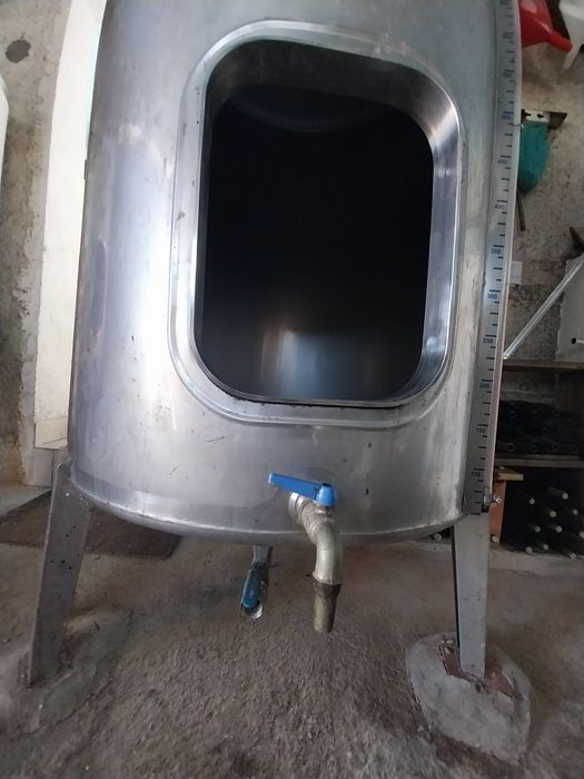 Cuba vinho 1000l em bom estado