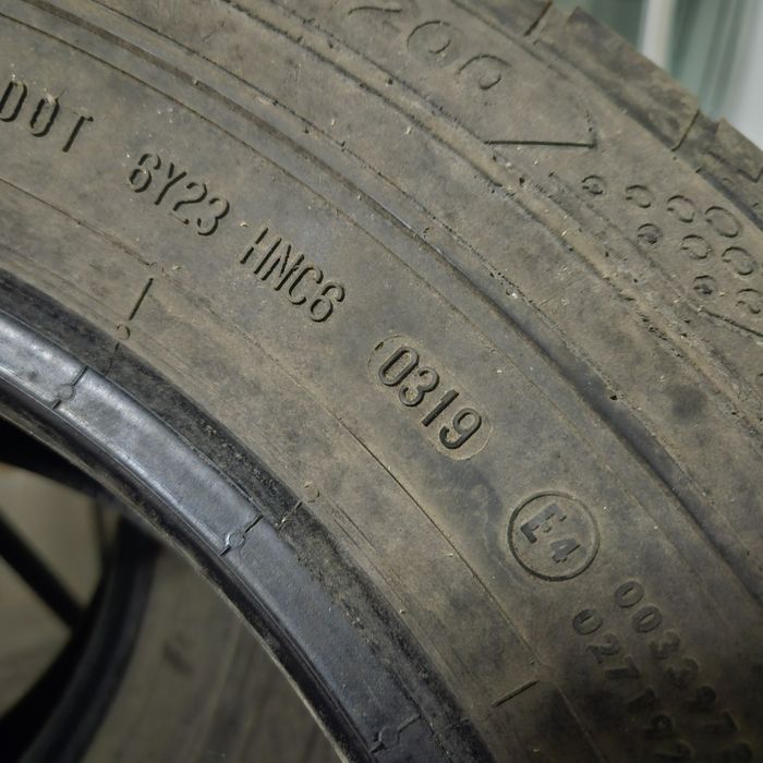 Шини Continental contiVanContact200 205 75 r16c 2019 рік літні