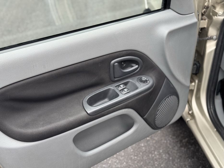 Renault Clio 1.4 16v Автомат 122 тис пробігу!