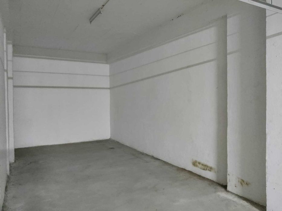 Garagem Box Fechada 18m² para Arrendamento - Entroncamento