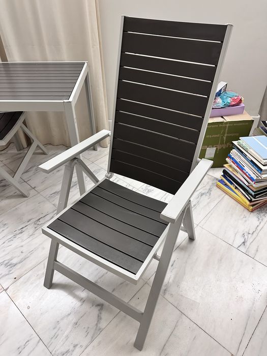 Mesa e cadeiras de exterior Ikea