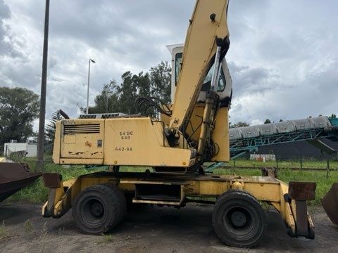 Koparka przeładunkowa Liebherr 932 35t niski przebieg 8058mth