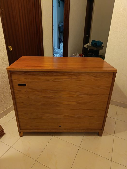 Móvel TV sala em pinho mel em ótimo estado