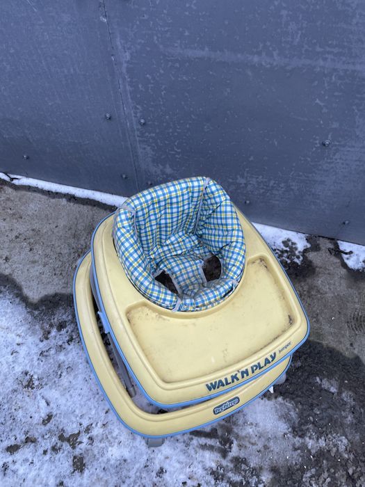 Стільчик для годування