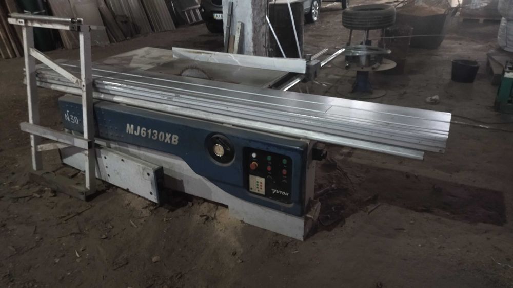 Форматно-розкрійний верстат Yuton MJ6130XB