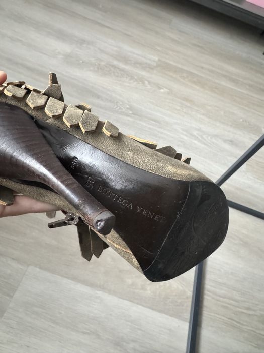 Козаки, ботинки, сапожки з бахромою bottega veneta