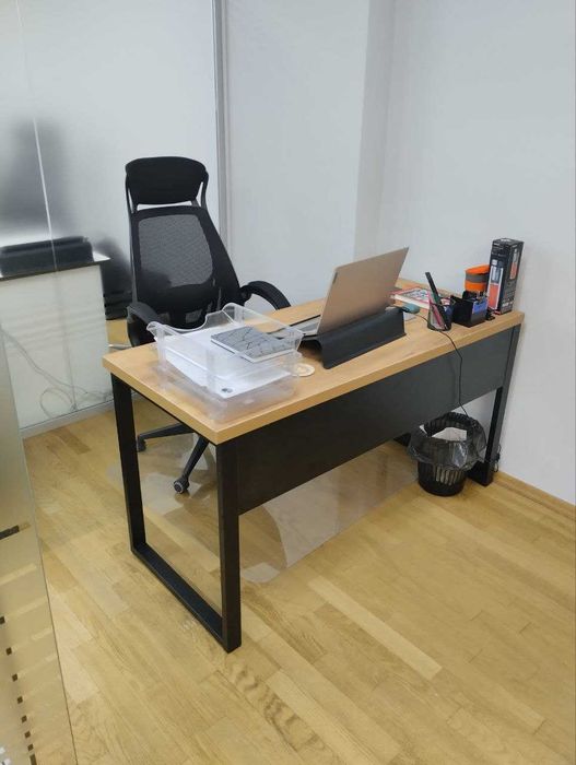 Кабінет керівника, стіл керівника. Столи керівника. Стол руководителя.