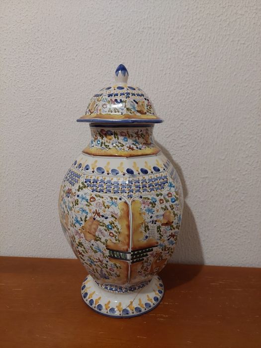 Jarrão de loiça pintado à mão