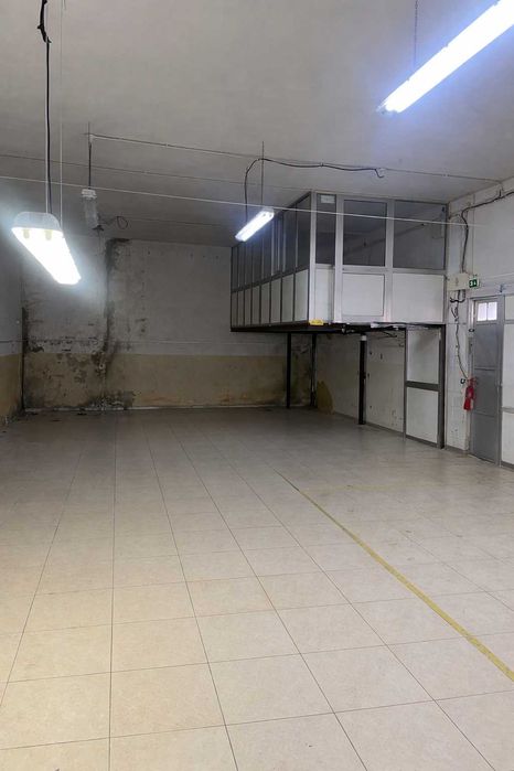 Aluga-se armazém em Mesão Frio, Guimarães (150m2)