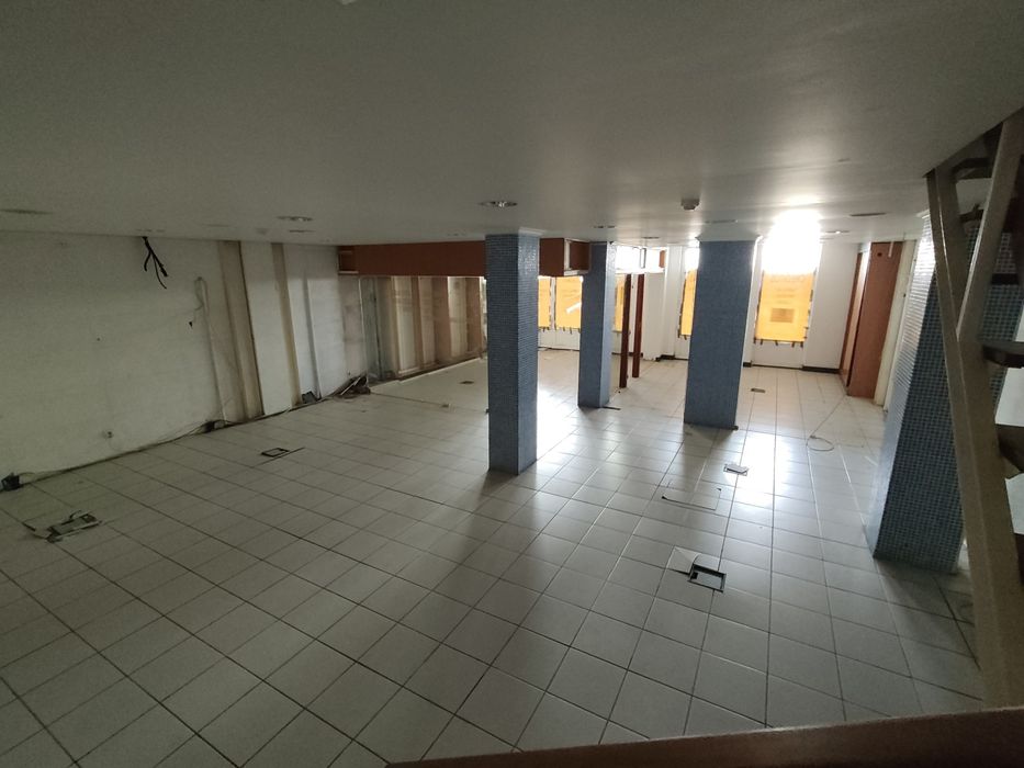 Vende-se ou arrenda-se espaço comercial 200m2