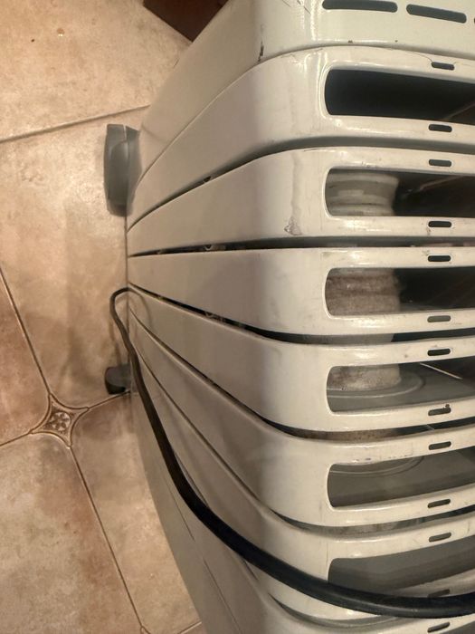 Масляний обігрівач Delonghi