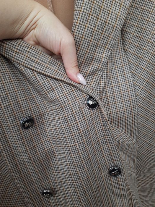 Сукня-піджак у клітинку