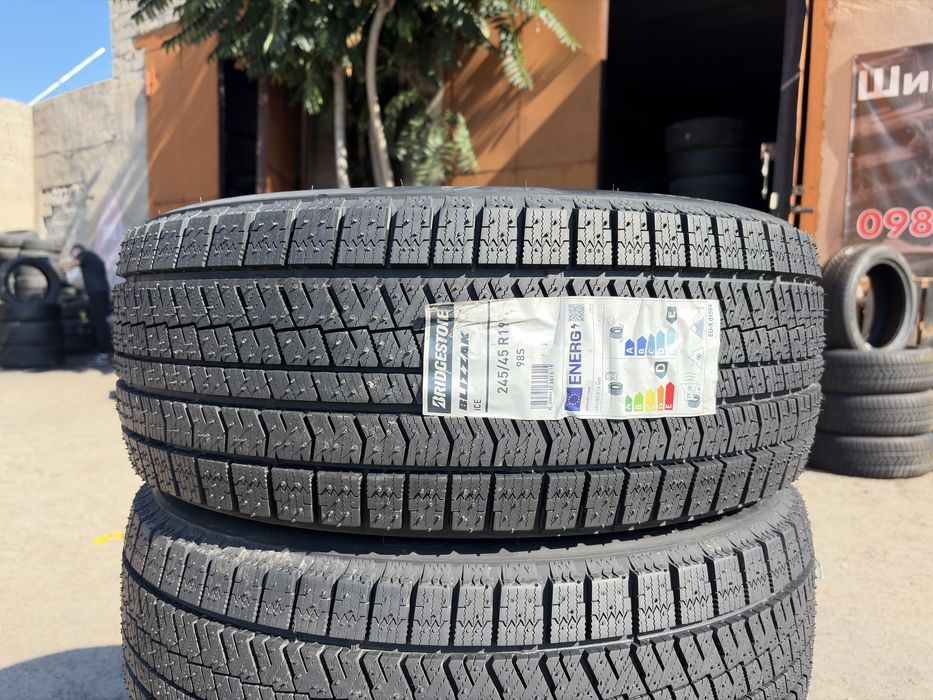 245/45 R19 Bridgestone Blizzak Ice. Шины зимние новые!