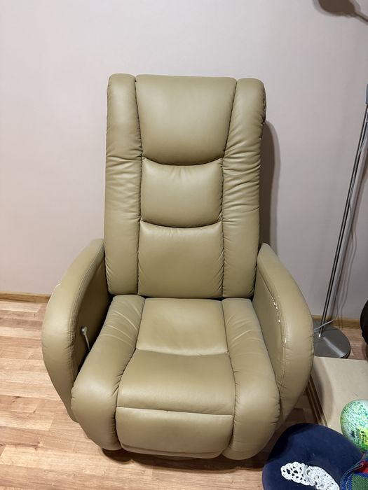 Fotel masujący skorzany