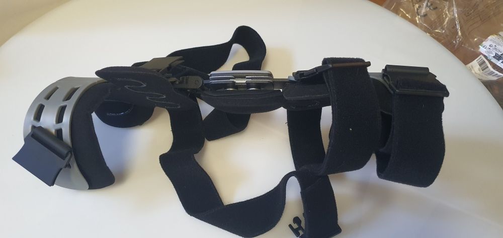 Joelheira nova ajustável