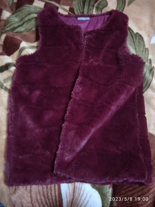 Желетка на дівчинку