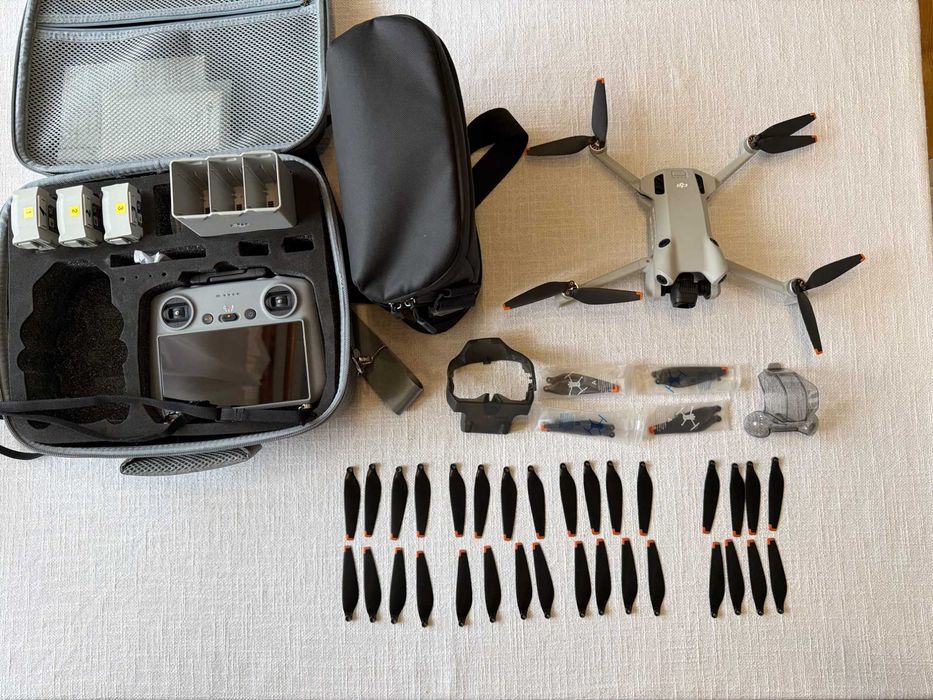 DJI Mini 4 pro Fly More Combo