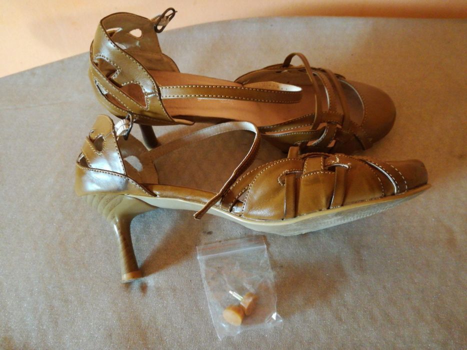 Sandałki na szpilce