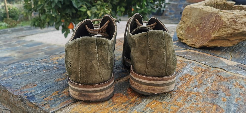 Sapatos de homem, 42.