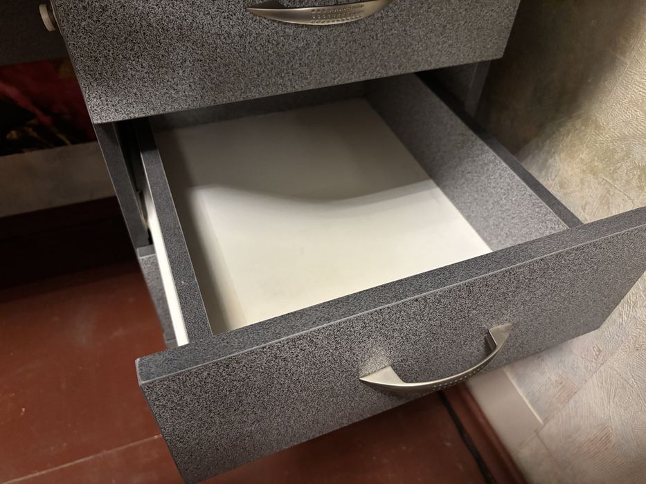 Стол письменый 130 на 60