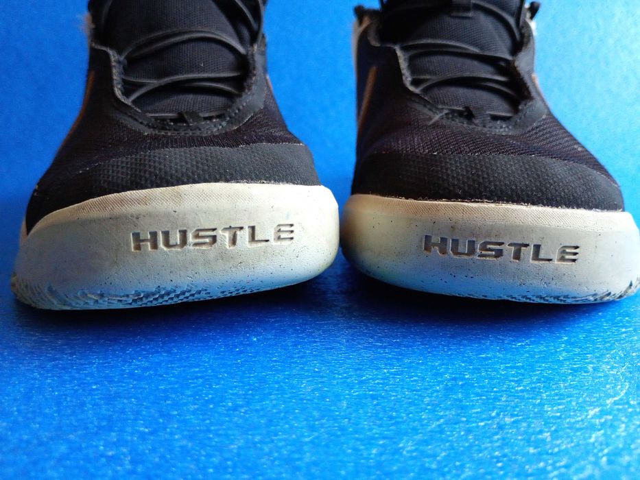 Buty chłopięce Nike Hustle 39