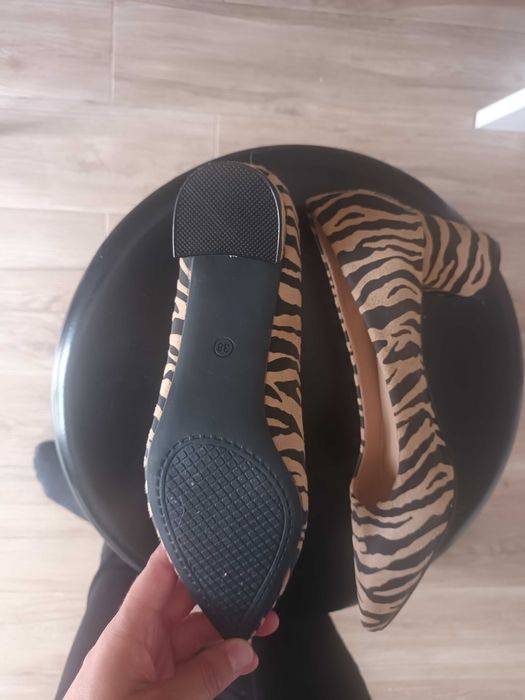 Sapatos de salto zebra