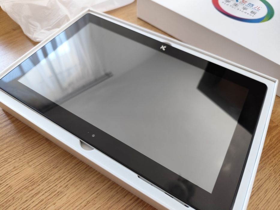 Tablet PC 2w1 intel atom uszkodzony