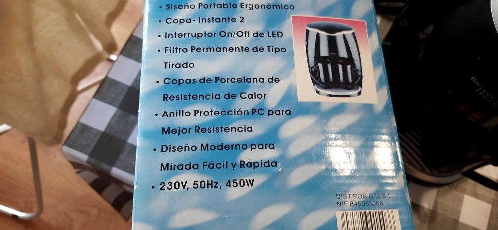 Cafereira com 2 chávenas