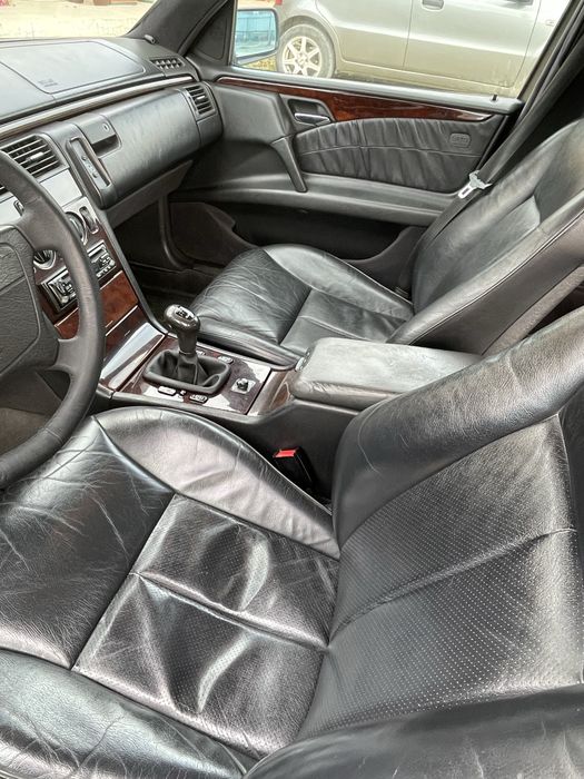 Mercedes E220D w210