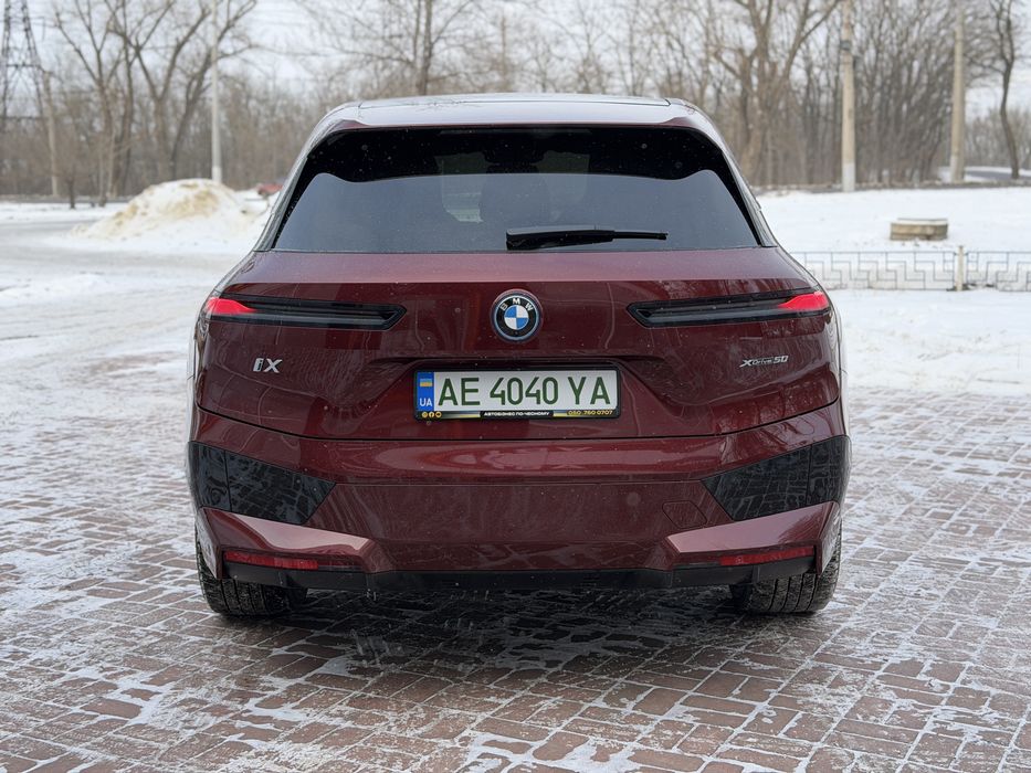 BMW iX XDrive50 2022 рік
